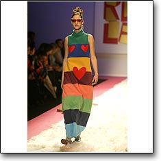 Agatha ruiz de la Prada Fashion show Milan Autumn Winter '05 '06 © interneTrends.com