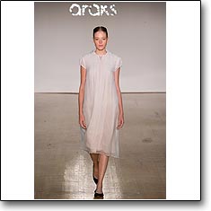 Araks Fashion show New York Spring Summer '07 © interneTrends.com code arakss0702
