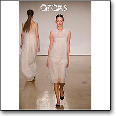 Araks Fashion show New York Spring Summer '07 © interneTrends.com code arakss0721
