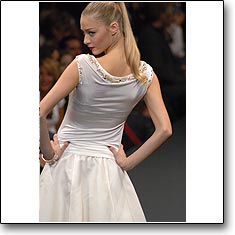 Click here to vote beautiful Beatrice Borromeo