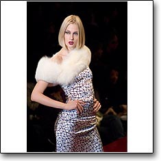 RoccoBarocco Fashion show Milan Autumn Winter '06 '07  interneTrends.com model Eva Riccobono