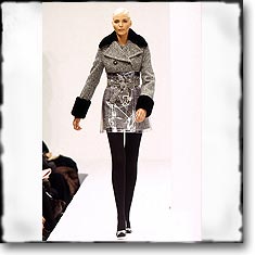 Dolce & Gabbana Fashion Show Milan Fall Winter '94 '95 © interneTrends.com classic model Nadia Auermann