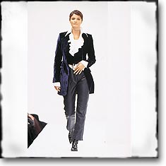Dolce & Gabbana Fashion Show Milan Fall Winter '94 '95 © interneTrends.com classic model Helena Christensen