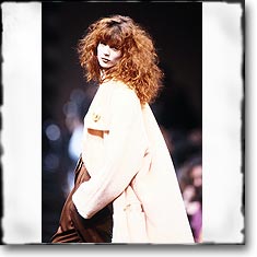 Genny Fashion Show Milan Fall Winter '87'88 © interneTrends.com classic model Linda Evangelista