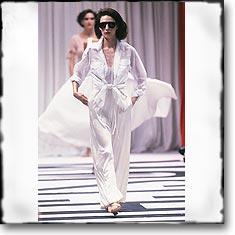Moschino Fashion Show Milan Spring Summer '86 © interneTrends.com classic