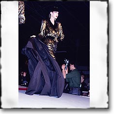 Valentino Fashion Show Paris Fall Winter '86 '87 © interneTrends.com classic