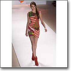 Custo Barcelona Fashion show New York Spring Summer '07 © interneTrends.com model Drielle Valeretto code custos0709