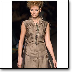 Julia Dalakian Fashion show Milan Spring Summer '07 © interneTrends.com code dalakians0708