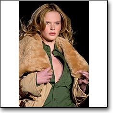 Dsquared 2 Fashion show Milan Autumn Winter '05 '06 © interneTrends.com  Model Anne Vyalitsyna