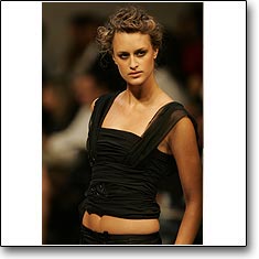 Erreuno Fashion show Milan Spring Summer '06 © interneTrends.com