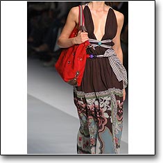 Etro Fashion show Milan Spring Summer '06 © interneTrends.com
