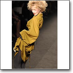 CLICK for Romeo Gigli Autumn Winter 08 09