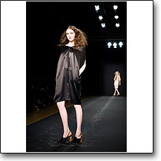 A Detachet Fashion Show  New York Autumn Winter '09 '10 © interneTrends.com