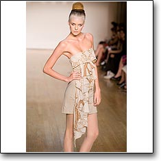 Form Fashion show New York Spring Summer '07 © interneTrends.com code forms0711
