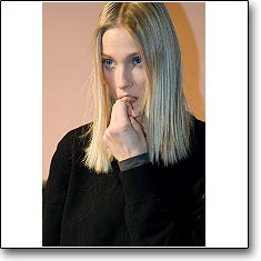 Click here to vote beautiful Eva Riccobono