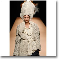 Vivienne Westwood Fashion show Paris Autumn Winter '07 '08 © interneTrends.com model Tatiana Usova