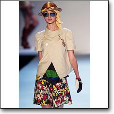 Alexandre Herchovitch Fashion show New York Spring Summer '07 © interneTrends.com model Bruna Tenorio code herchovitchs0708