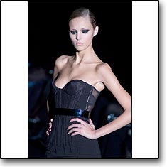 CLICK for La Perla Autumn Winter 06 07 