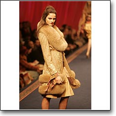 Gai Mattiolo Fashion show Milan Autumn Winter '05 '06 © interneTrends.com