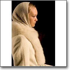 MAX MARA Fashion show Milan Autumn Winter '05 '06  interneTrends.com Model Gemma Ward