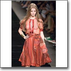 Mila schon Fashion show Milan Spring Summer '07 © interneTrends.com model Flavia Lucini code milaschons0702