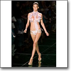 Rosa Cha Fashion show New York Spring Summer '07 © interneTrends.com
