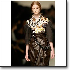 Amuleti J Fashion show Milan Spring Summer '08 © interneTrends.com