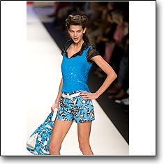 Enrico Coveri Fashion show Milan Spring Summer '08 © interneTrends.com model Alexandra Tomlinson