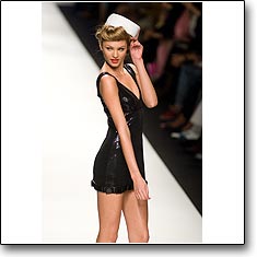 Enrico Coveri Fashion show Milan Spring Summer '08 © interneTrends.com model Candice Swanepoel