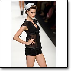 Enrico Coveri Fashion show Milan Spring Summer '08 © interneTrends.com model Behati Prinsloo