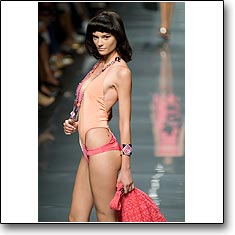 Fisico Fashion show Milan Spring Summer '08 © interneTrends.com model Fabiana Semprebom