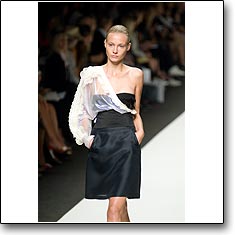 La Perla Fashion show Milan Spring Summer '08 © interneTrends.com model Charlotte di Calypso