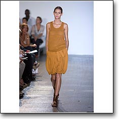 TSE Fashion show New York Spring Summer '08 © interneTrends.com model Flavia de Oliveira