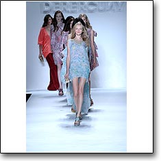 Derercuny Fashion Show Milan Spring Summer '09 © interneTrends.com