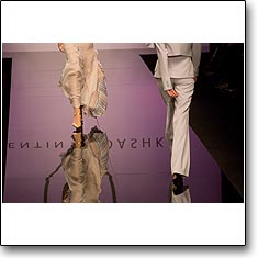 Valentin Yudashkin Fashion show Milan Autumn Winter '05 '06 © interneTrends.com