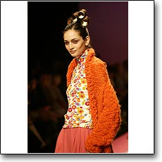 Agatha ruiz de la Prada Fashion show Milan Autumn Winter '05 '06 © interneTrends.com