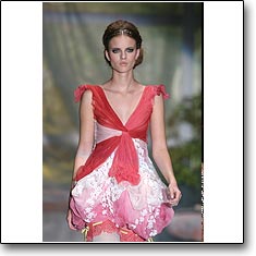 Amuleti J Fashion show Milan Spring Summer '06 © interneTrends.com