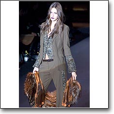 Mariella Burani Fashion show Milan Autumn Winter '06 '07 © interneTrends.com model Emina Cunmulaj