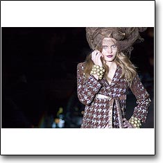 Mariella Burani Fashion show Milan Autumn Winter '06 '07 © interneTrends.com