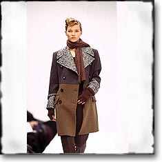 Dolce & Gabbana Fashion Show Milan Fall Winter '94 '95 © interneTrends.com classic model Kate Moss