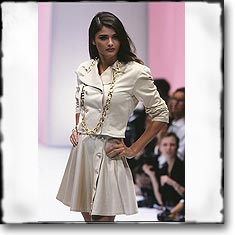 Salvatore Ferragamo Fashion Show Milan Fall Winter '91 '92  interneTrends.com classic model Helena Christensen