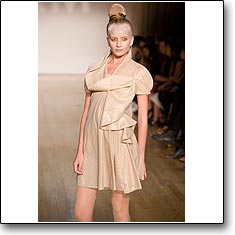 Form Fashion show New York Spring Summer '07 © interneTrends.com code forms0708