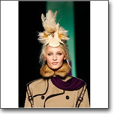 Jean Paul Gaultier Fashion show Paris Autumn Winter '07 '08 © interneTrends.co model Linda Voytova