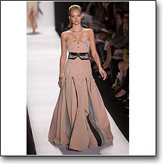 Carolina Herrera Fashion show New York Spring Summer '07 © interneTrends.com model Gemma Ward code herreras0705