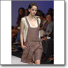 Kristina Ti Fashion show Milan Spring Summer '06 © interneTrends.com